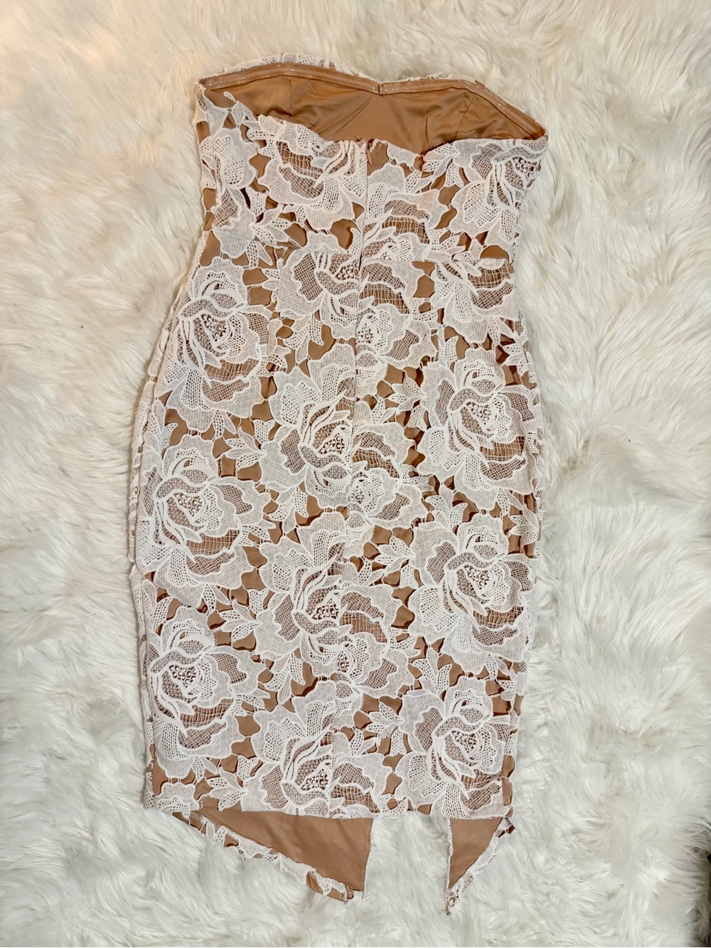 Showpo Lace To Lace Strapless White Lace Midi Dress NWT Size 6 - Picture 10 of 16